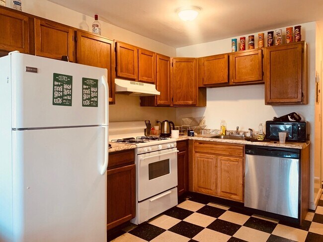 96 Hammond St in Boston, MA - Building Photo - Building Photo