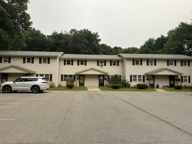 property at 86 Pinecrest Dr