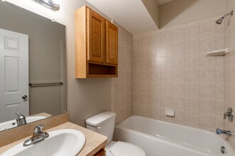 45570 Evansway Dr in Shelby Township, MI - Building Photo - Building Photo