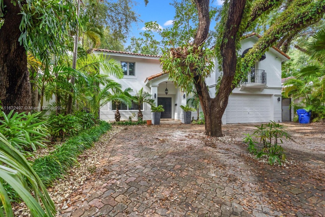 1830 Chucunantah Rd in Miami, FL - Building Photo