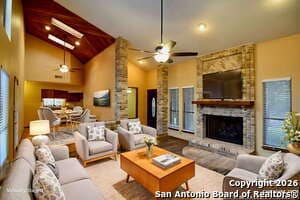 15203 Spring Water Cir in San Antonio, TX - Building Photo - Building Photo