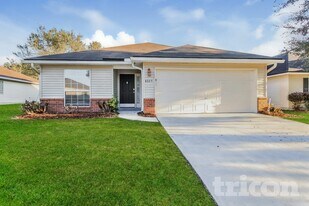 8325 Stelling Dr S in Jacksonville, FL - Building Photo
