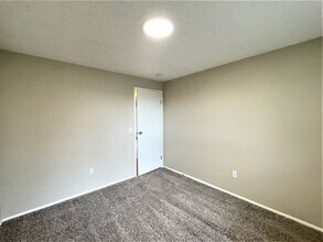 4026 SW 328th St in Federal Way, WA - Building Photo - Building Photo