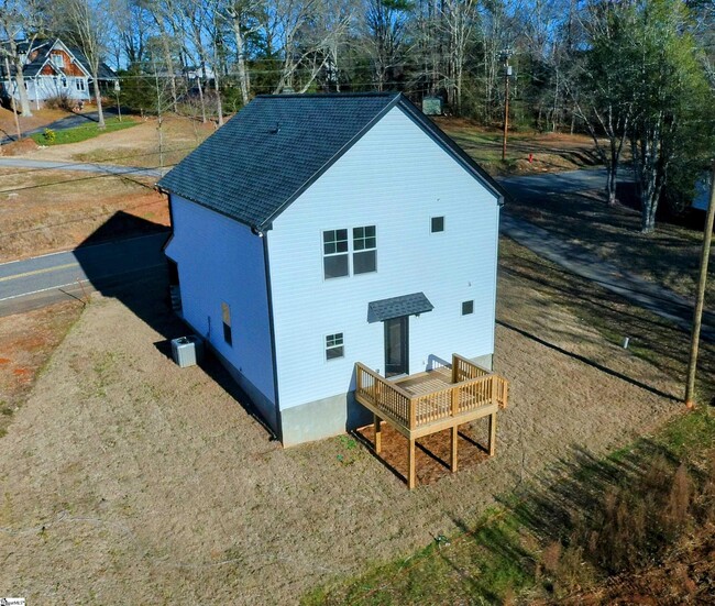 301 N Palmetto St in Liberty, SC - Building Photo - Building Photo