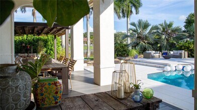 2880 Windmill Ranch Rd in Weston, FL - Foto de edificio - Building Photo
