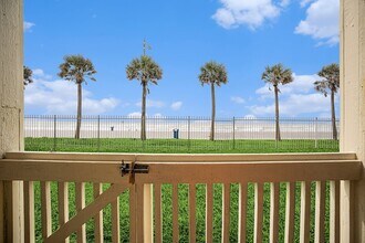 7000 Seawall Blvd, Unit 1011 in Galveston, TX - Foto de edificio - Building Photo