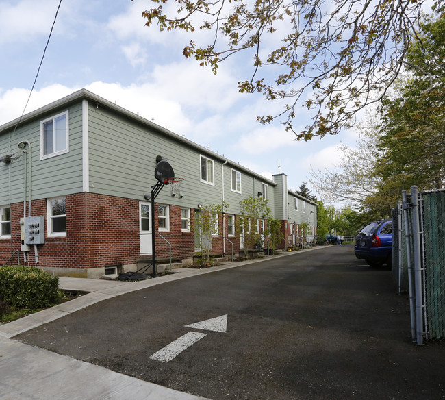 Cambridge Court Apartments in Portland, OR - Foto de edificio - Building Photo