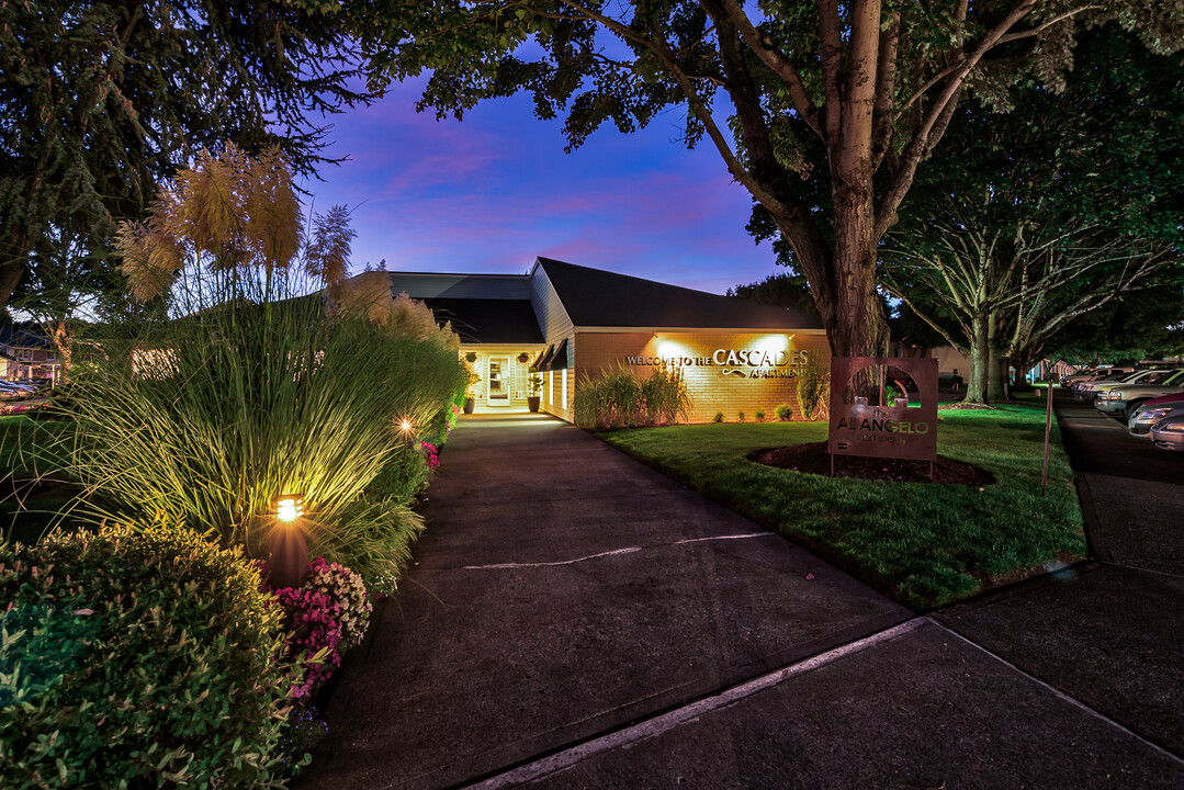 Cascades in Vancouver, WA - Foto de edificio