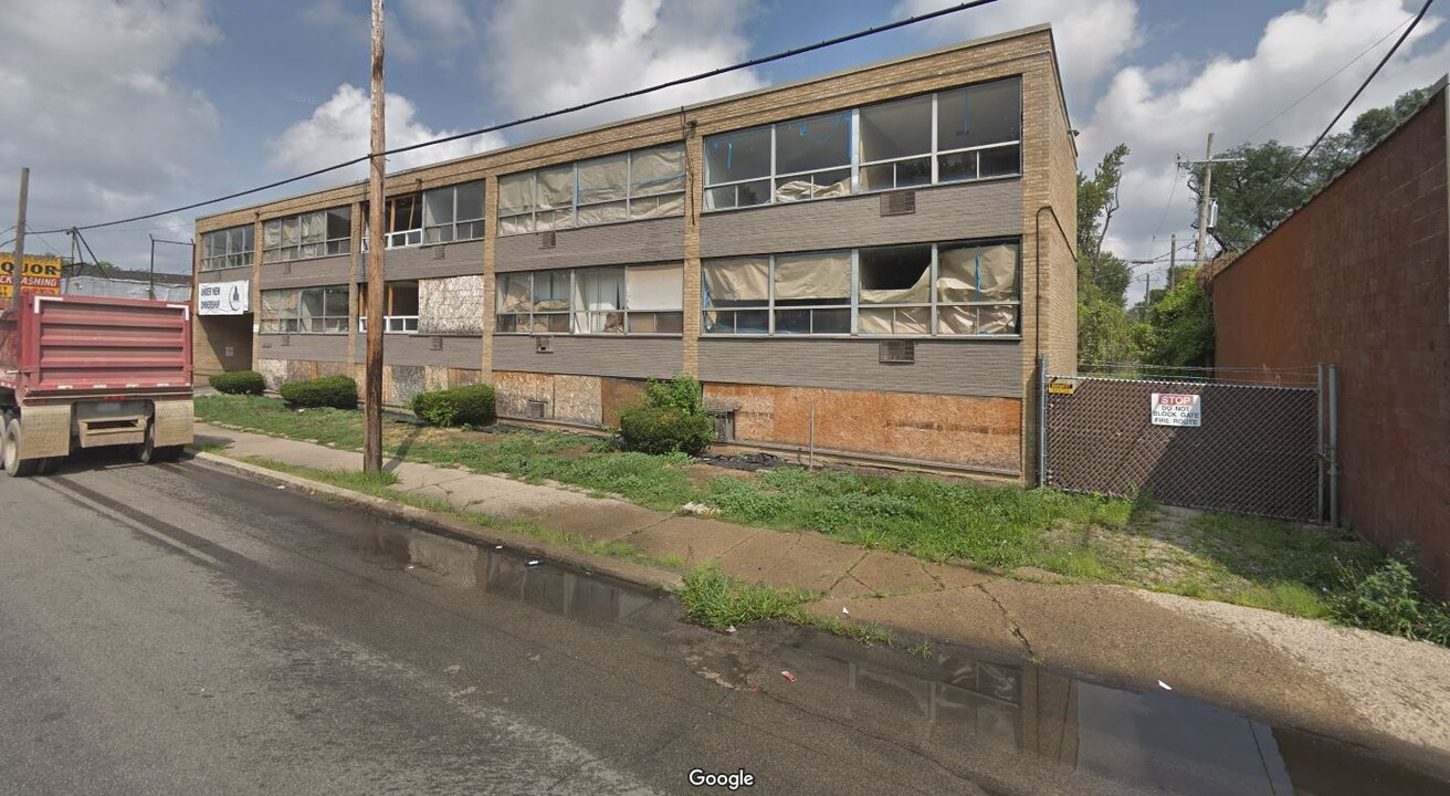 15650 Fenkell St in Detroit, MI - Building Photo