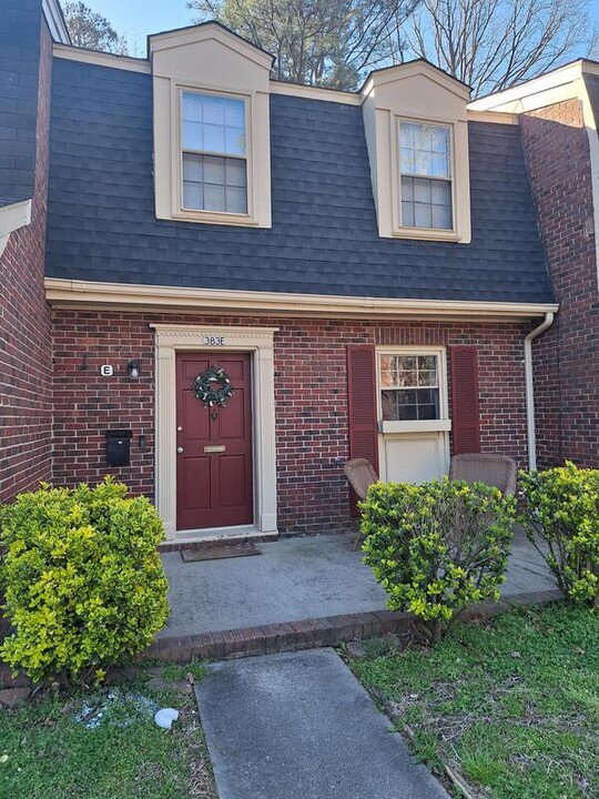 383 Circuit Ln-Unit -Unit E in Newport News, VA - Building Photo