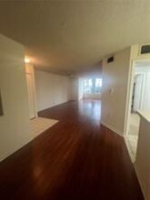 2810 N Oakland Forest Dr, Unit 108 in Oakland Park, FL - Building Photo - Building Photo