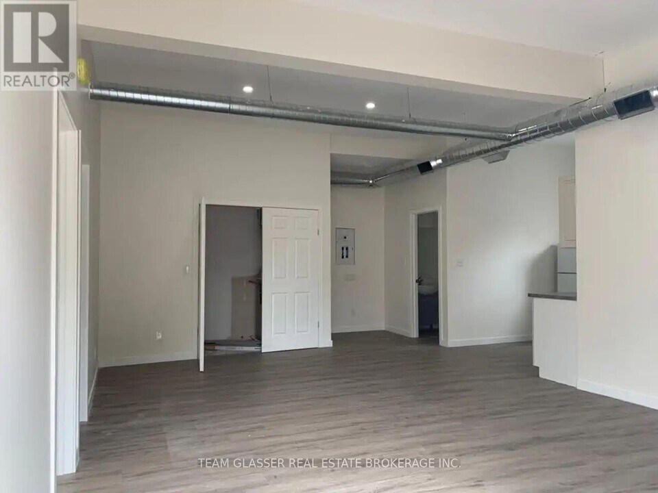 423-423 Hamilton Rd in London, ON - Building Photo