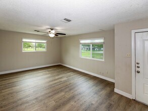 6315 Avenue T in Santa Fe, TX - Building Photo - Building Photo