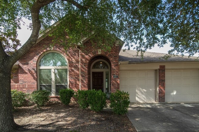 property at 2801 Enchanted Lake Dr