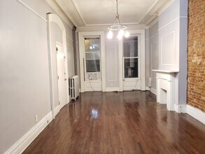 70 Brinkerhoff St in Jersey City, NJ - Building Photo - Building Photo