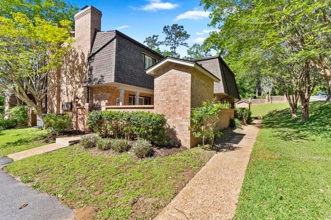 property at 3219 Thomasville Rd