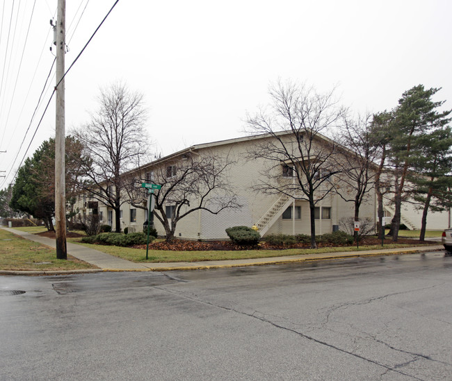 Courtland Square Condominiums