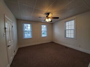 658 Grand St, Unit Apt 102 in Danville, PA - Building Photo - Building Photo