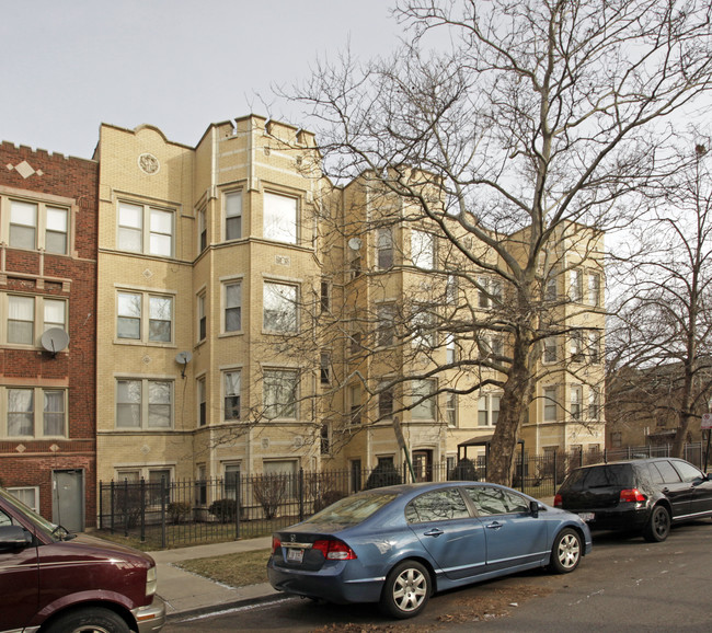 Rosemont Leavitt Apartments in Chicago, IL - Building Photo - Building Photo