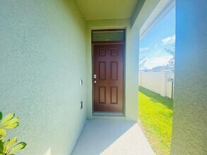 2057 Twin Flower Ln in Sanford, FL - Building Photo - Building Photo