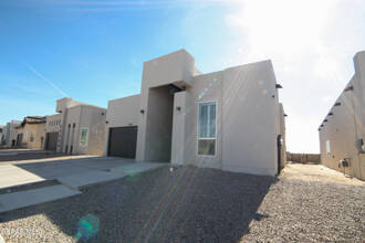 13110 Emerald Isle St in El Paso, TX - Building Photo - Building Photo