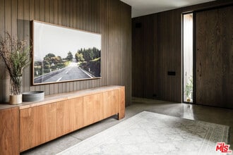 2013 Louella Ave in Los Angeles, CA - Building Photo - Building Photo