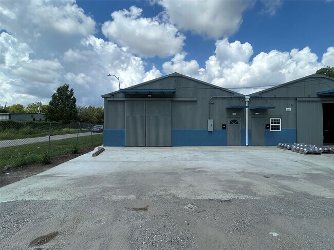 6936 Lozier St in Houston, TX - Building Photo - Building Photo