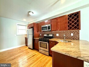 1014 E Moyamensing Ave in Philadelphia, PA - Building Photo - Building Photo