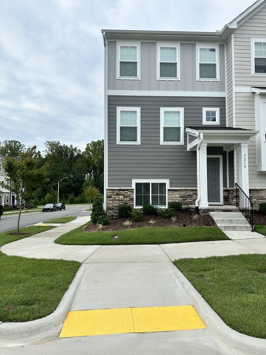 5218 Invention Way in Raleigh, NC - Building Photo