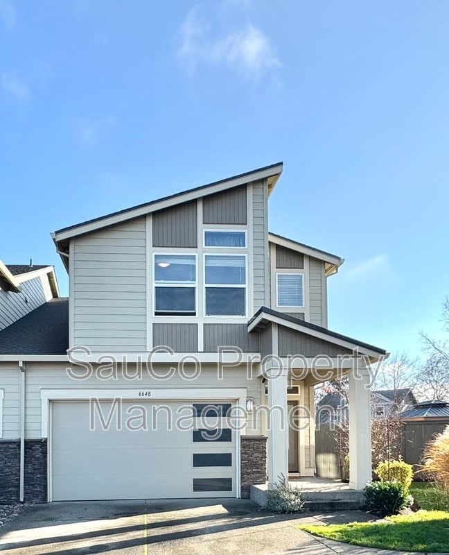 property at 6648 SE Genrosa St