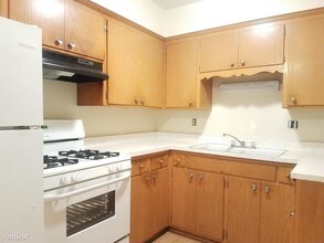7343 N Teutonia Ave-Unit -Unit 5 in Milwaukee, WI - Foto de edificio - Building Photo