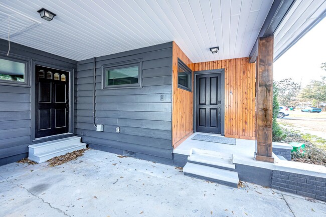 1916 Stuart Ave in Ocean Springs, MS - Building Photo - Building Photo