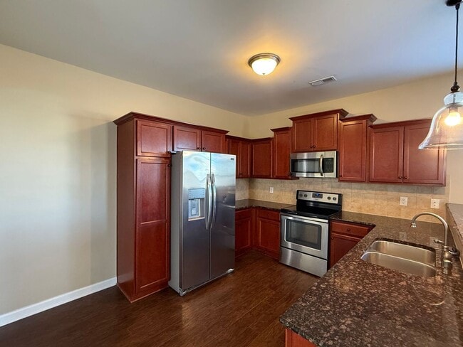 125 Foggy River Way in Jacksonville, NC - Building Photo - Building Photo