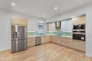 14 Newell Rd in Brookline, MA - Building Photo