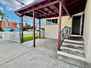 25225 Eshelman Ave in Lomita, CA - Building Photo - Building Photo