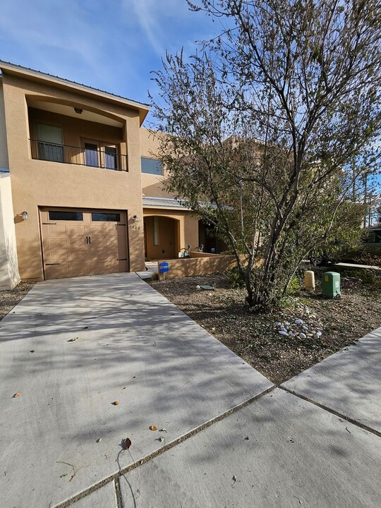 1408 Lumberton Dr NW in Albuquerque, NM - Foto de edificio