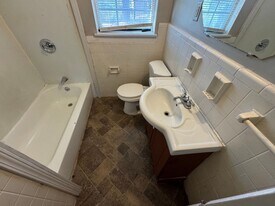 1656 Roberts St SW in Birmingham, AL - Building Photo