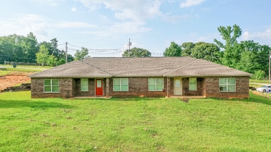 2 Cal Rd in Fort Mitchell, AL - Building Photo - Building Photo