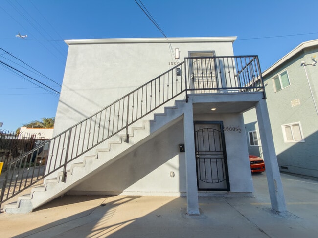 10003-10007 Grape St in Los Angeles, CA - Building Photo - Building Photo