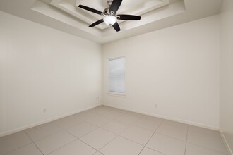 812 E Myrtle Beach Ave, Unit 2 in McAllen, TX - Foto de edificio - Building Photo