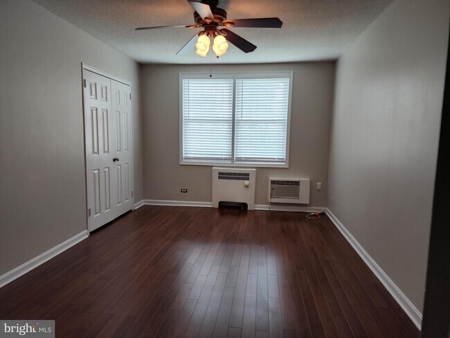 230 N George Mason Dr-Unit -230-4 in Arlington, VA - Foto de edificio - Building Photo