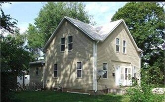 1611 Ave G in Fort Madison, IA - Building Photo