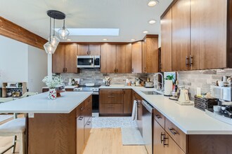 6106 SE Riverside Dr in Vancouver, WA - Building Photo - Building Photo