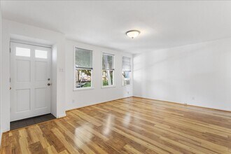 1529 Stanton St in Alameda, CA - Building Photo - Building Photo