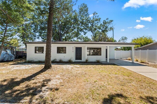 8014 W Comanche Ave in Tampa, FL - Building Photo - Building Photo