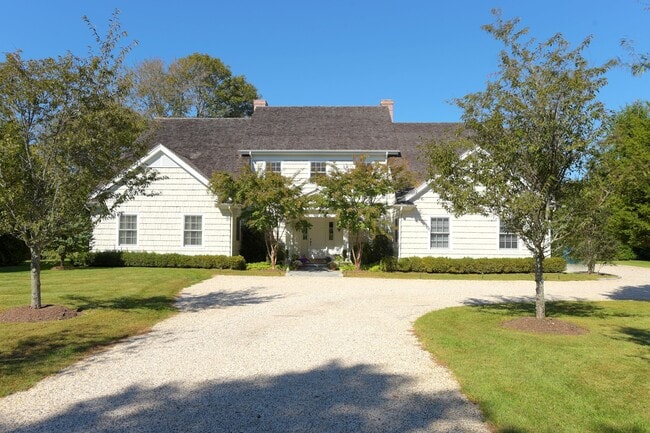 31 Foster Crossing in Southampton, NY - Building Photo - Building Photo