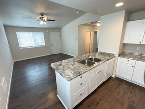 275 Rickenbacker Ave in Klamath Falls, OR - Building Photo - Building Photo