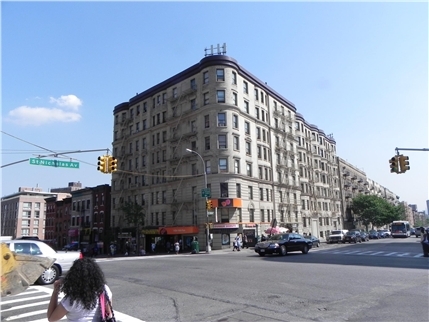 St. Nicholas Manor in New York, NY - Foto de edificio - Building Photo