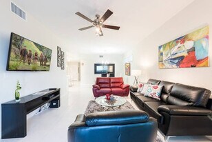 4741 Clock Tower Dr in Kissimmee, FL - Building Photo