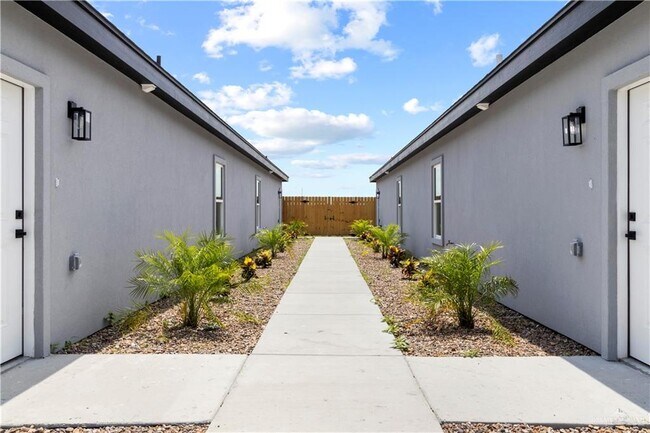 916 E 13th St in San Juan, TX - Building Photo - Building Photo